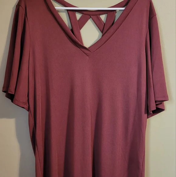 Elegant Buckle Short Sleeve Tee - Picture 5 of 5